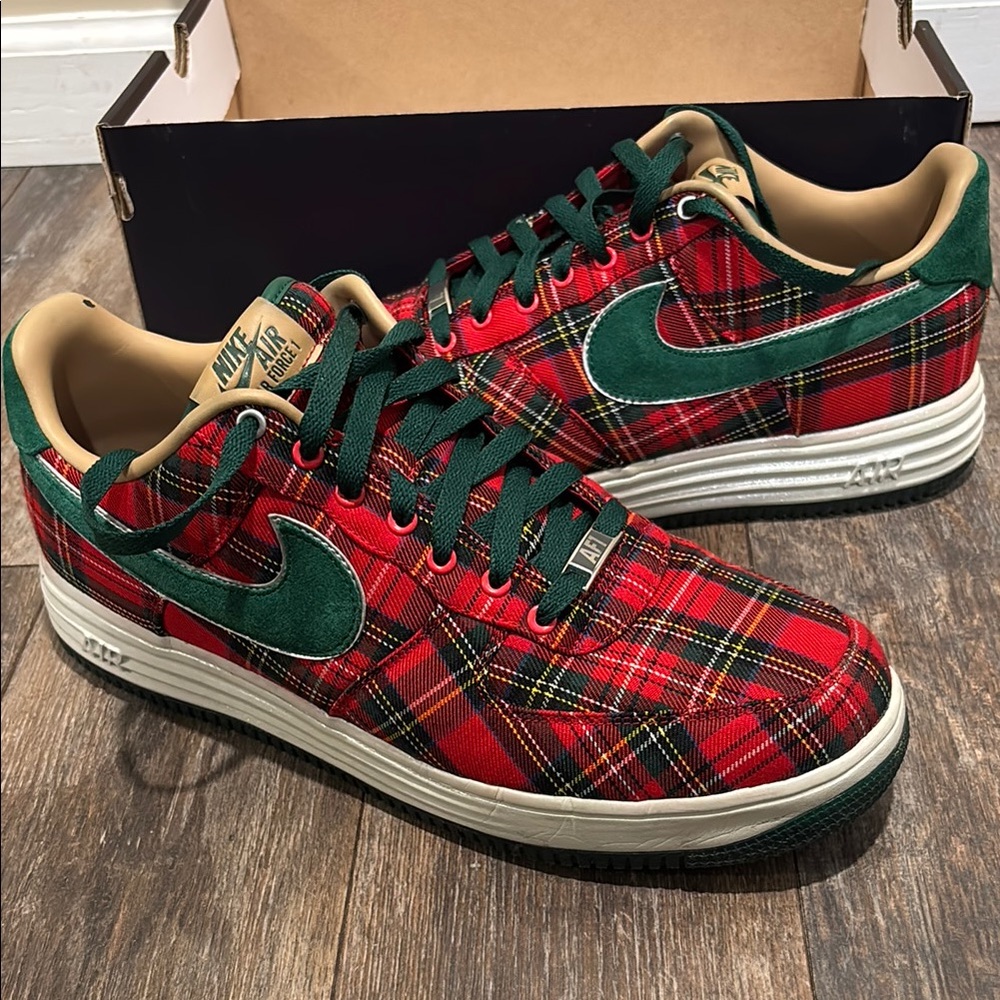 Nike Men's Red and Green Plaid Sneakers - Picture 2 of 4